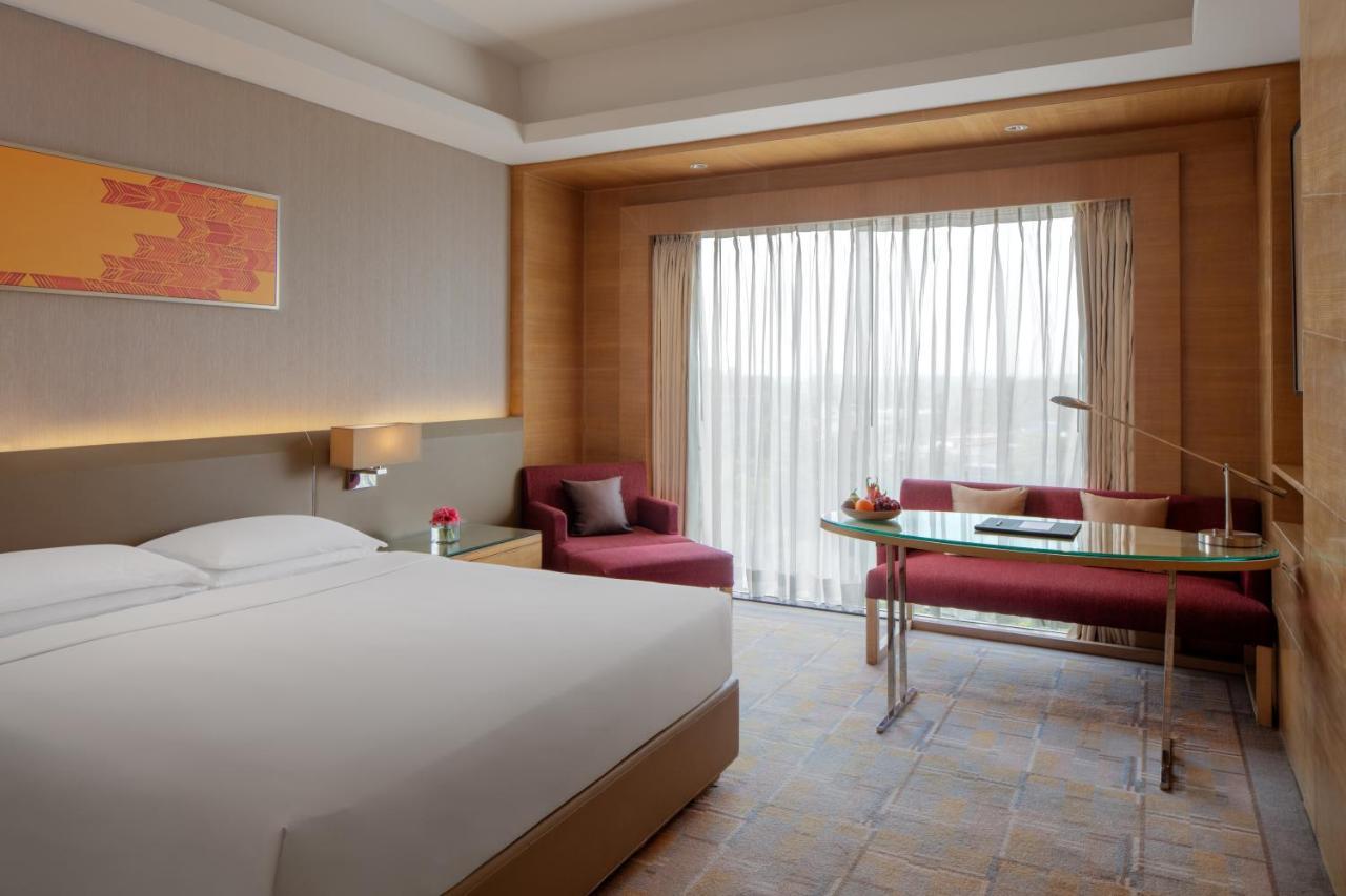 ไฮแอท รีเจนซี จันทิครห์ Hotel จัณฑีครห์ ภายนอก รูปภาพ A room at the hotel
