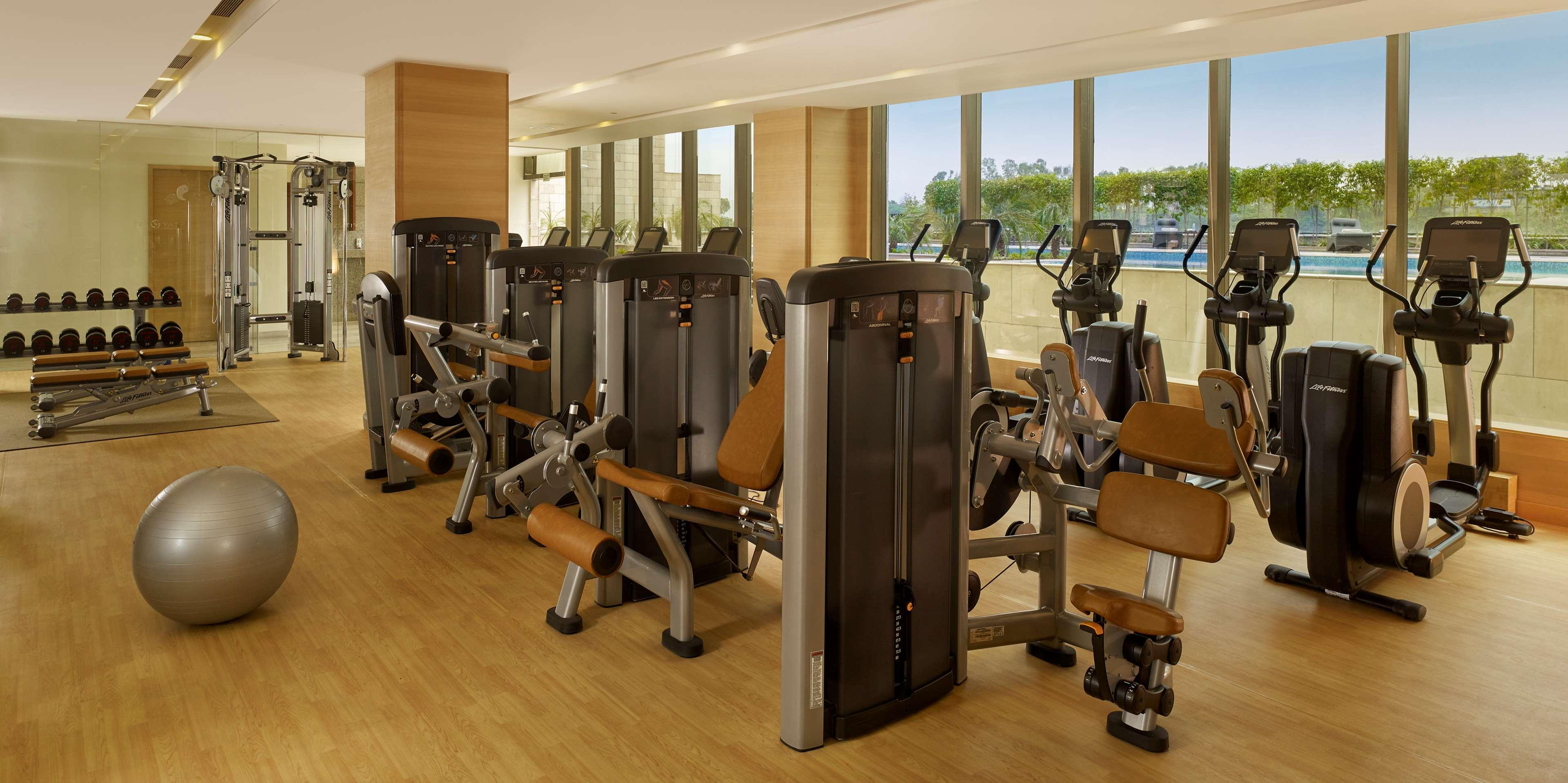 ไฮแอท รีเจนซี จันทิครห์ Hotel จัณฑีครห์ ภายนอก รูปภาพ The gym at the Westin