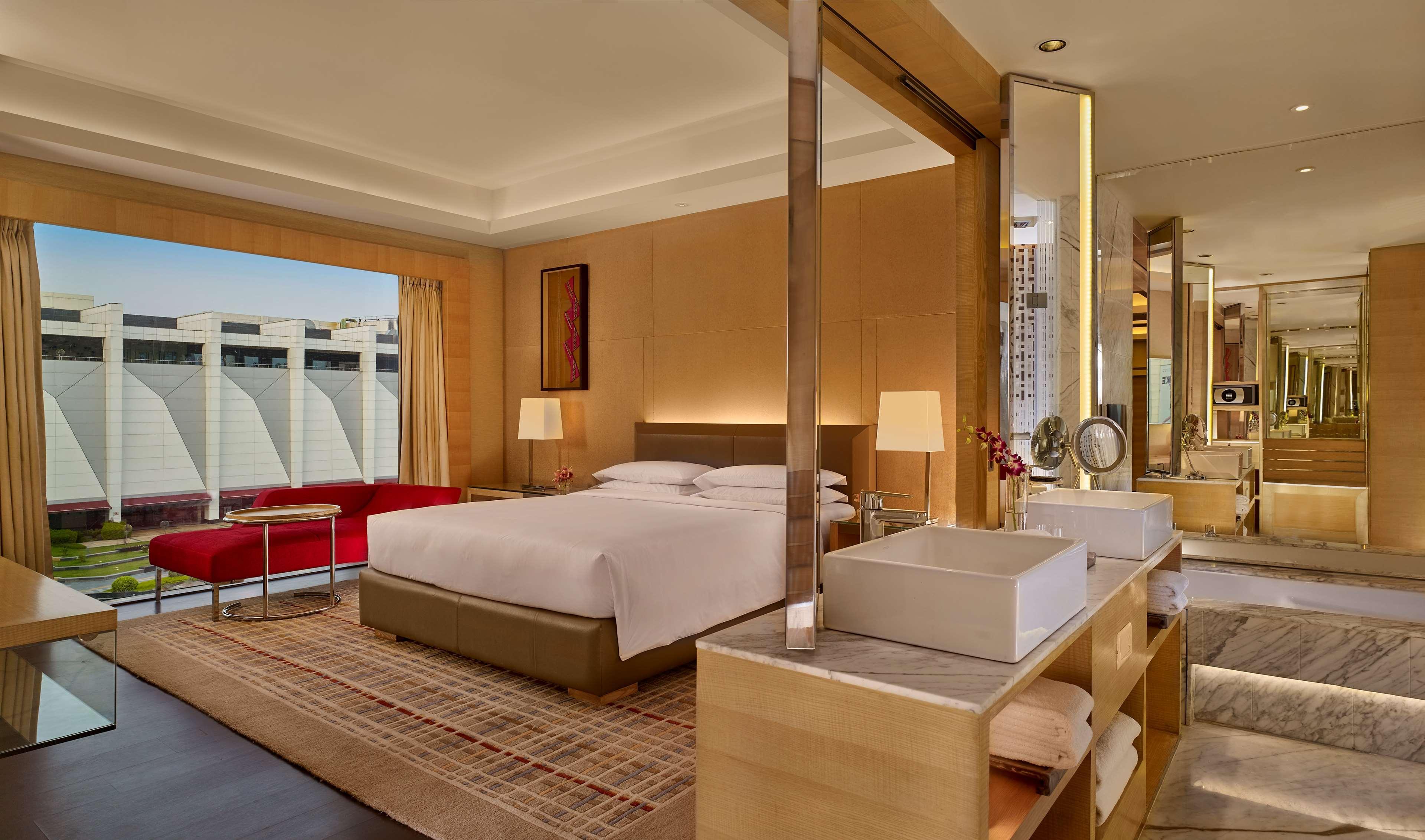 ไฮแอท รีเจนซี จันทิครห์ Hotel จัณฑีครห์ ภายนอก รูปภาพ A suite at the hotel