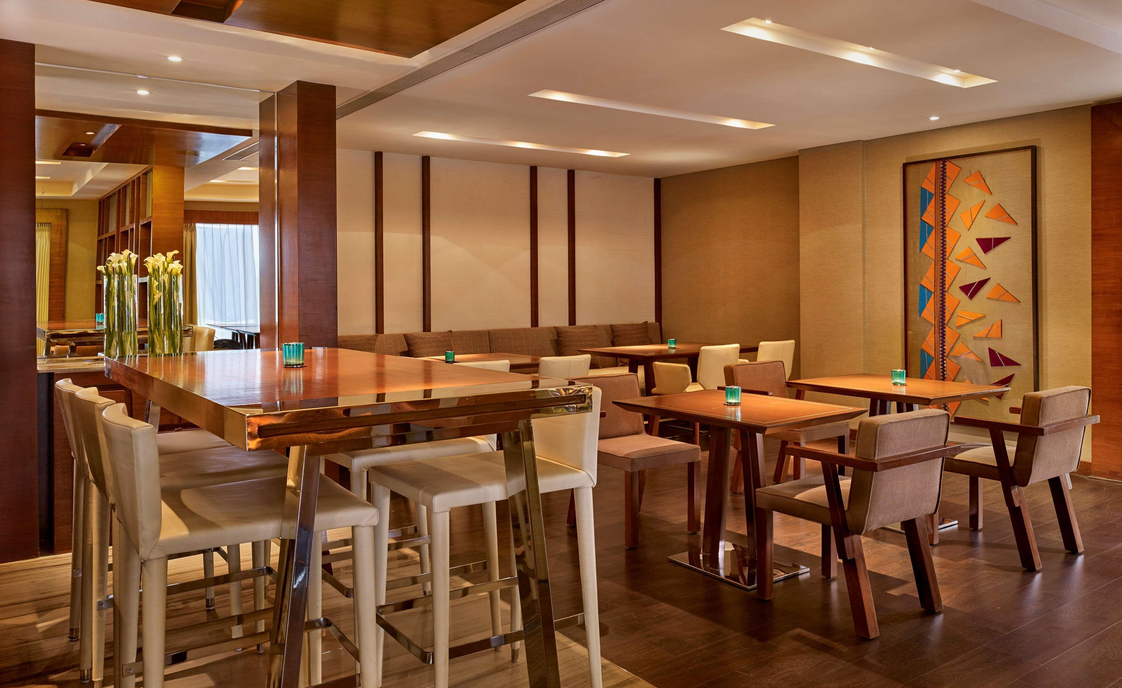 ไฮแอท รีเจนซี จันทิครห์ Hotel จัณฑีครห์ ภายนอก รูปภาพ The lounge at the airport